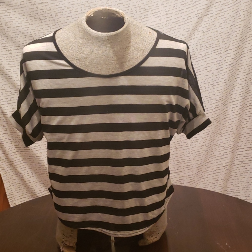 Top Fasion of NY T-shirt floral lace back, striped